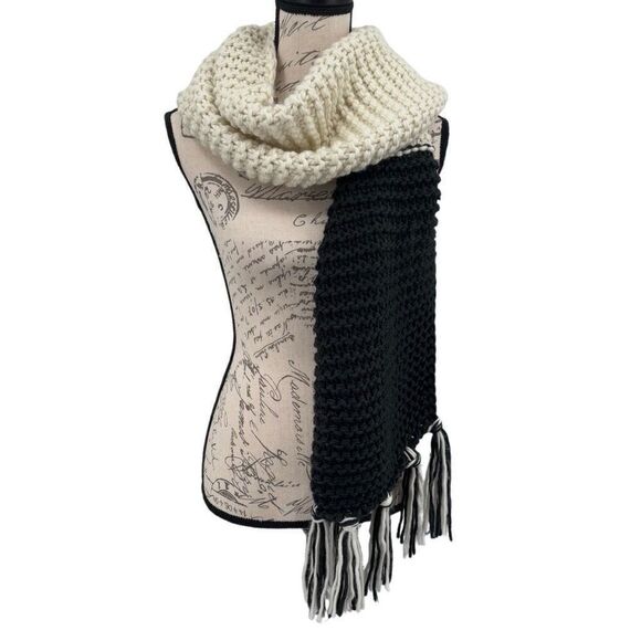 Anthropologie SLEEPING ON SNOW Chunky Knit Long Fringe Scarf Navy/White - Picture 1 of 8